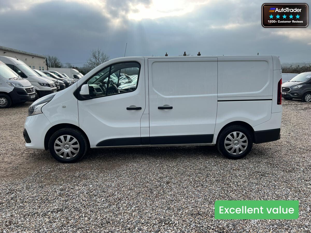 Main listing image - Nissan NV300