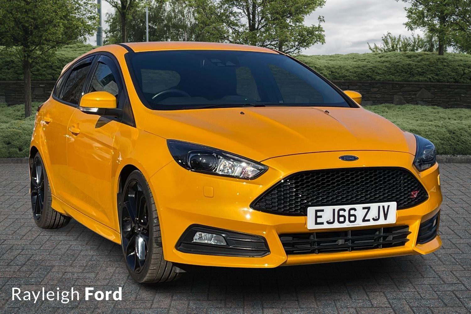 Main listing image - Ford Focus ST