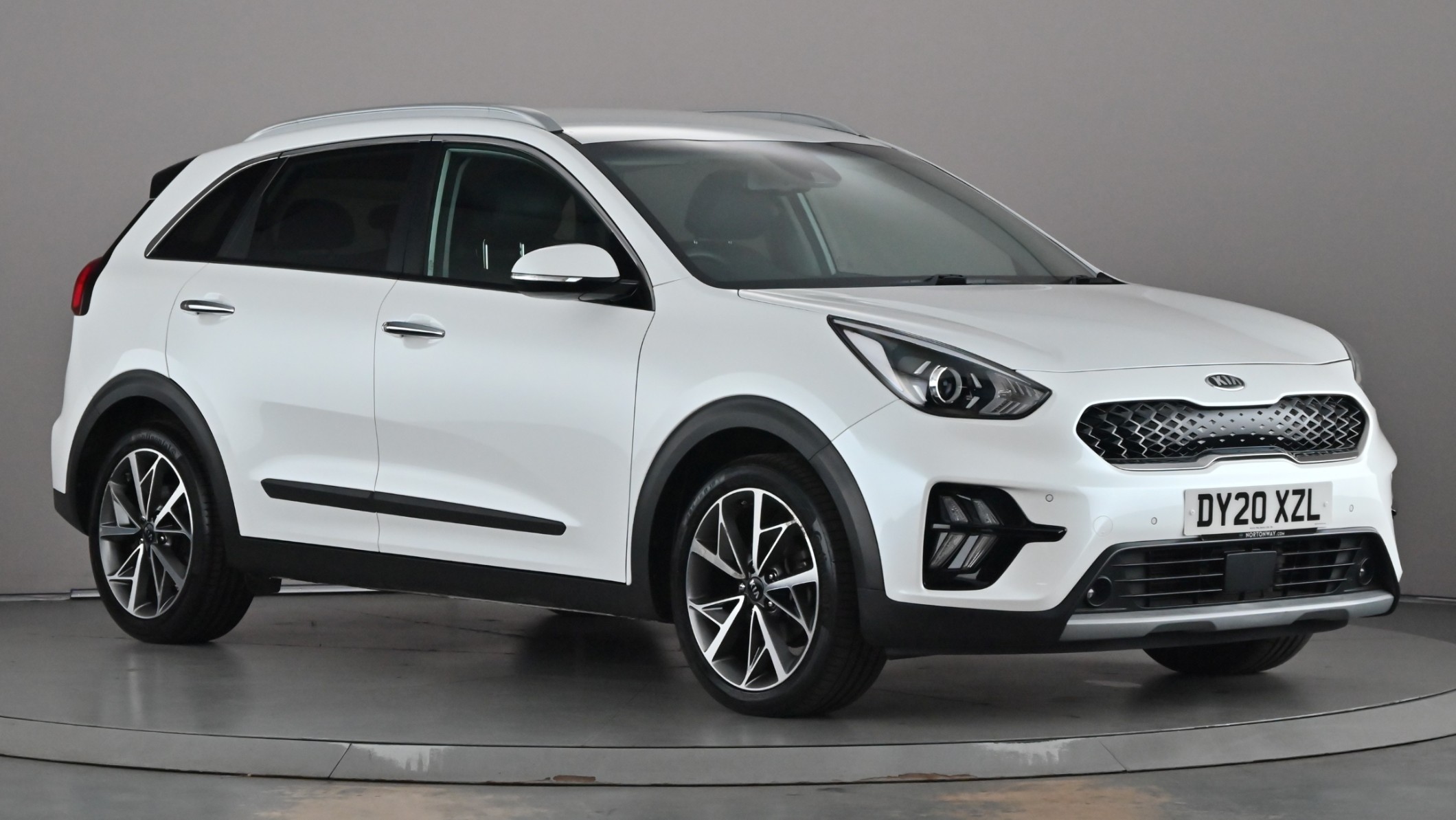 Main listing image - Kia Niro
