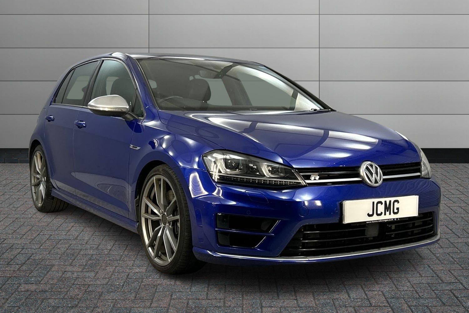 Main listing image - Volkswagen Golf R