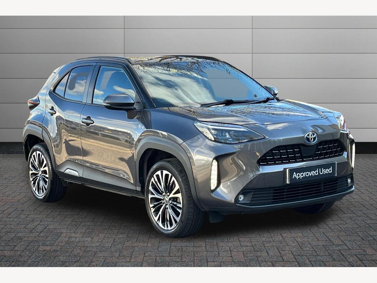 Main listing image - Toyota Yaris Cross