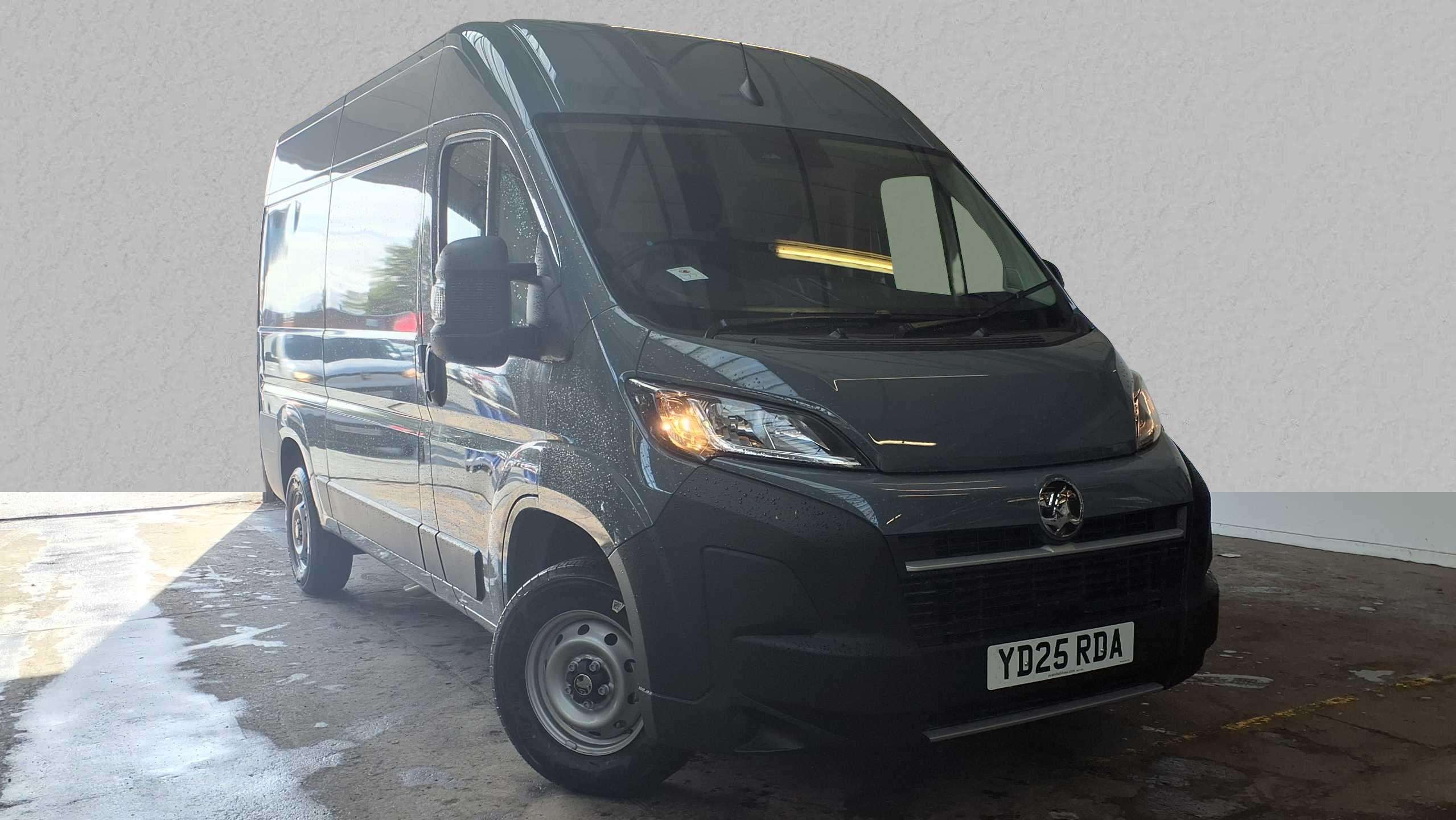 Main listing image - Vauxhall Movano