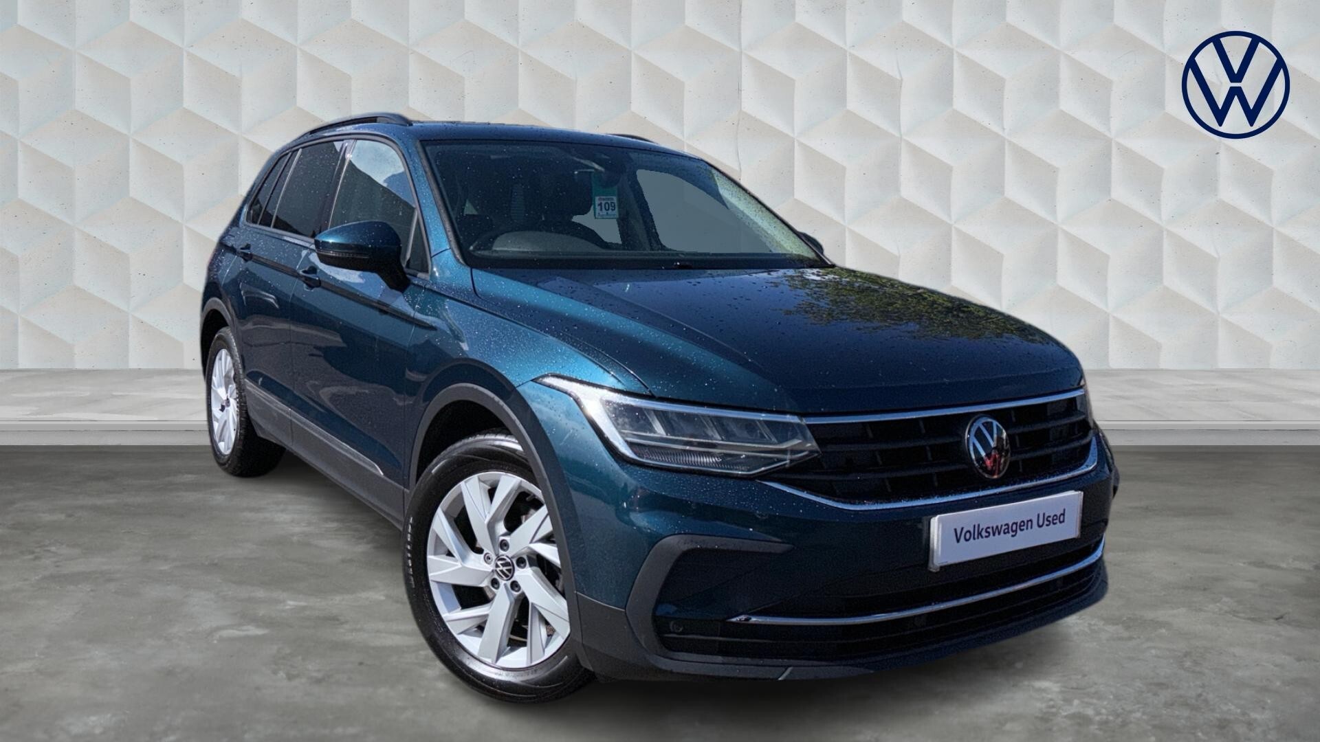 Main listing image - Volkswagen Tiguan