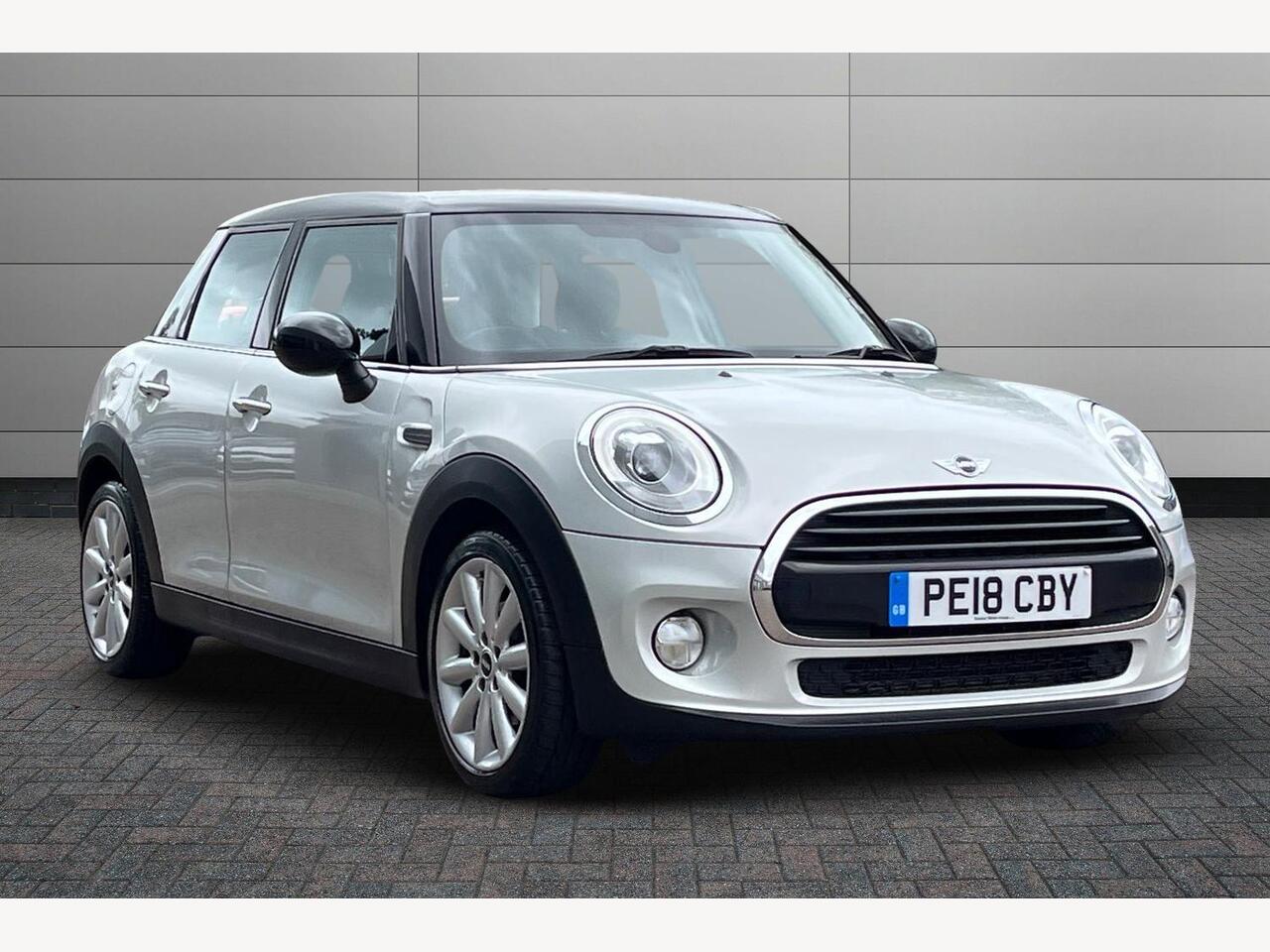 Main listing image - MINI Hatchback 5dr
