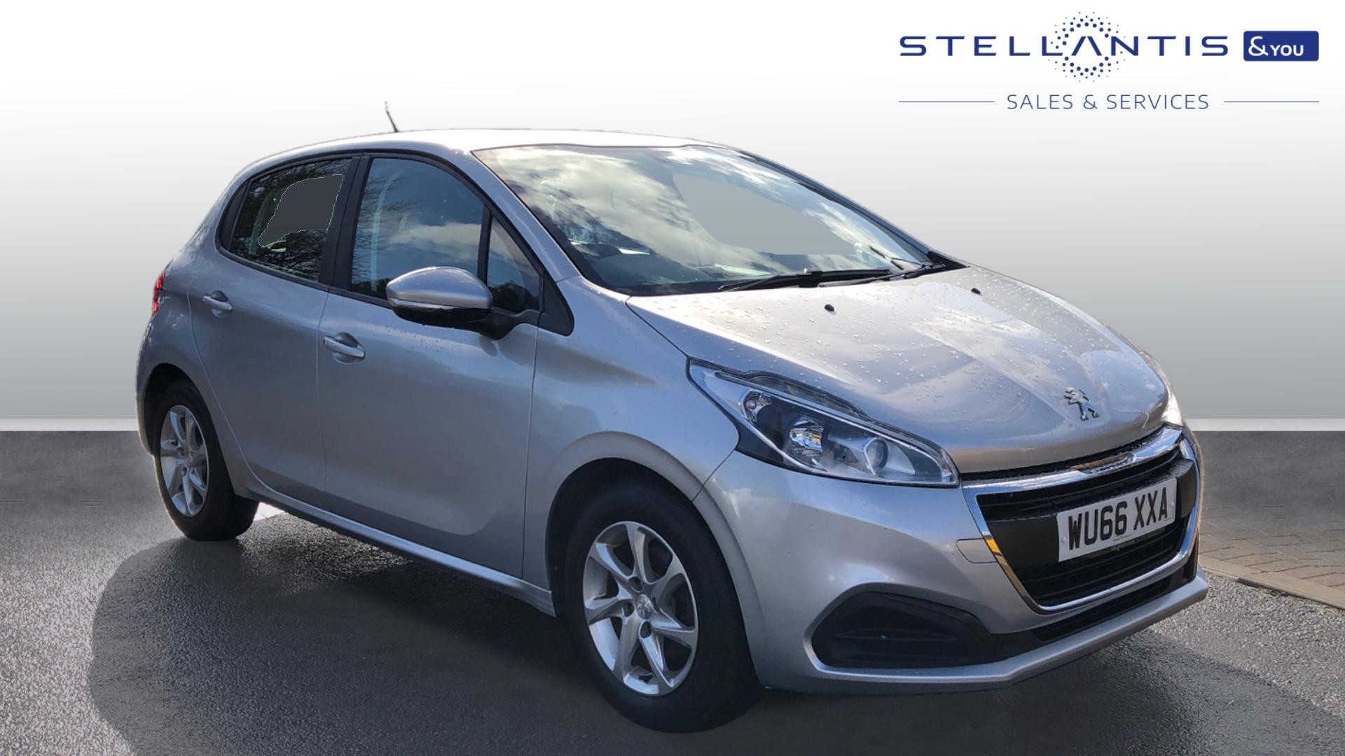 Main listing image - Peugeot 208