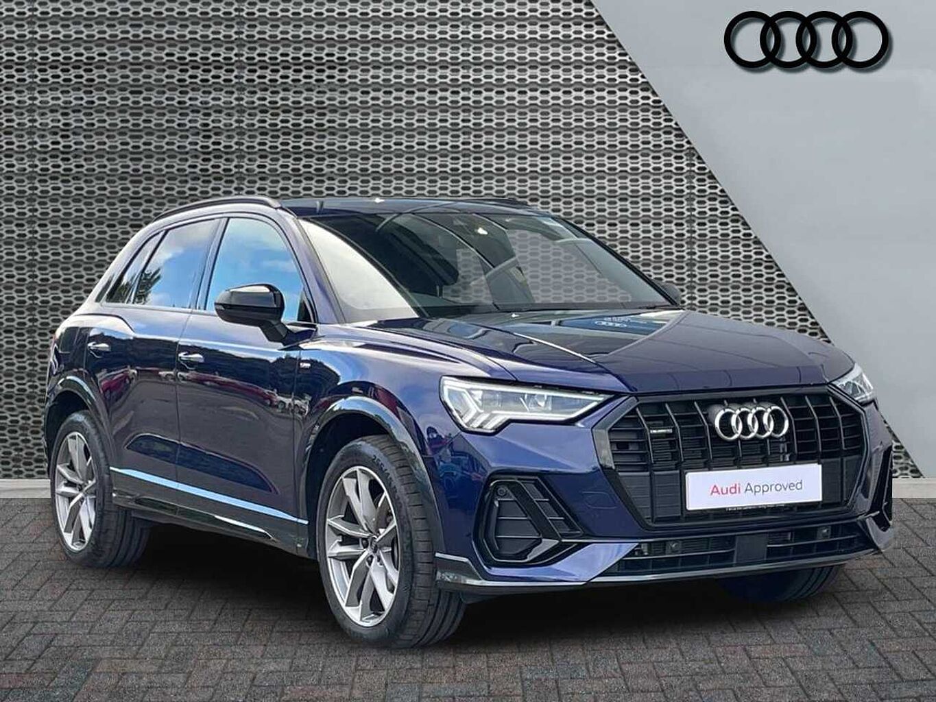 Main listing image - Audi Q3