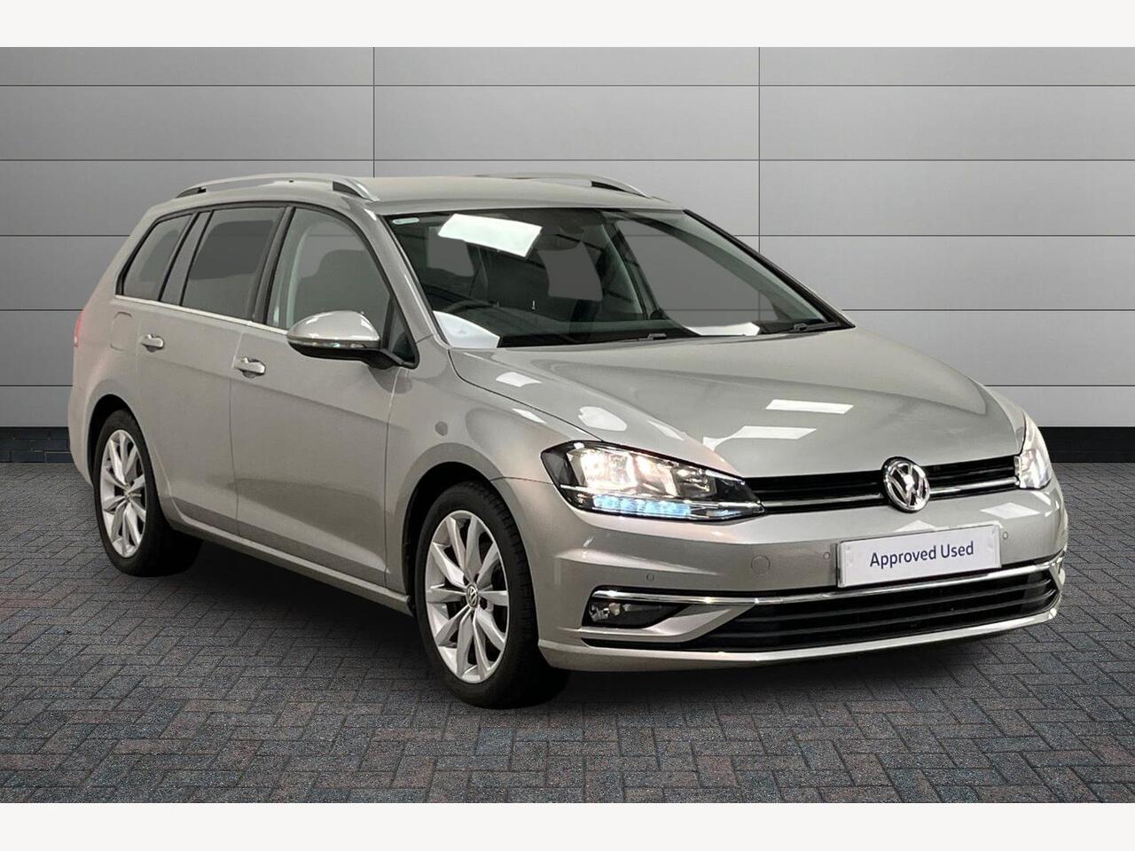 Main listing image - Volkswagen Golf Estate