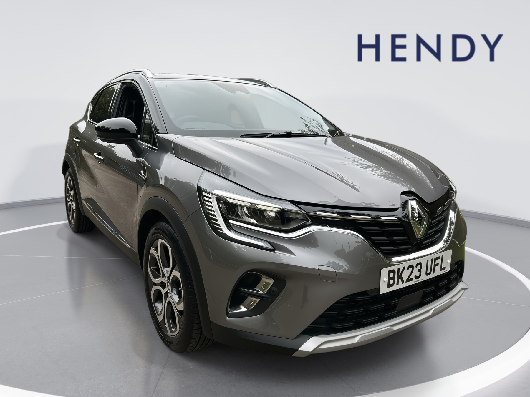 Main listing image - Renault Captur