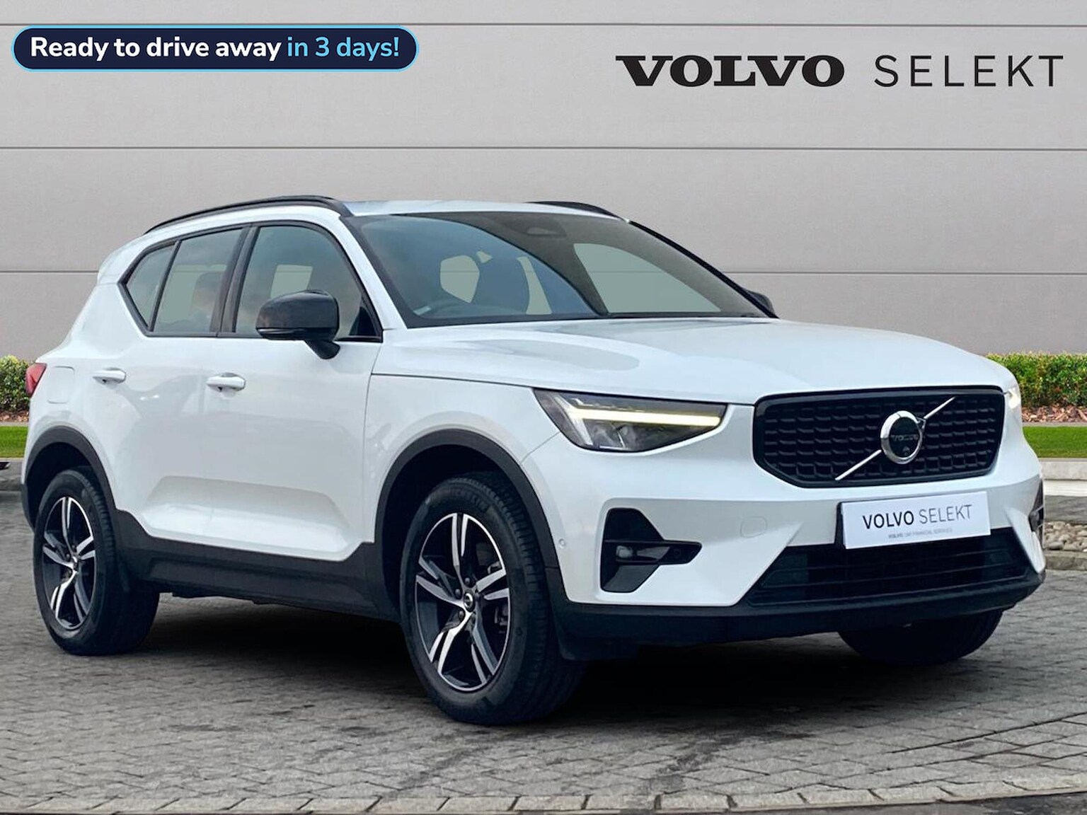 Main listing image - Volvo XC40