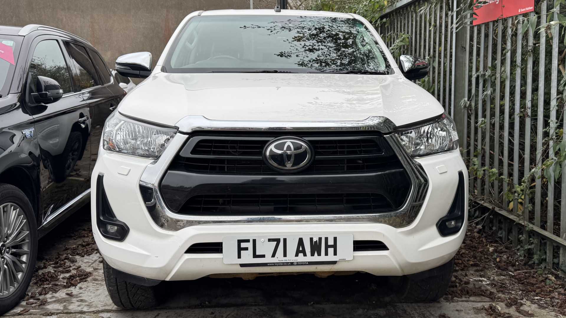 Main listing image - Toyota Hilux