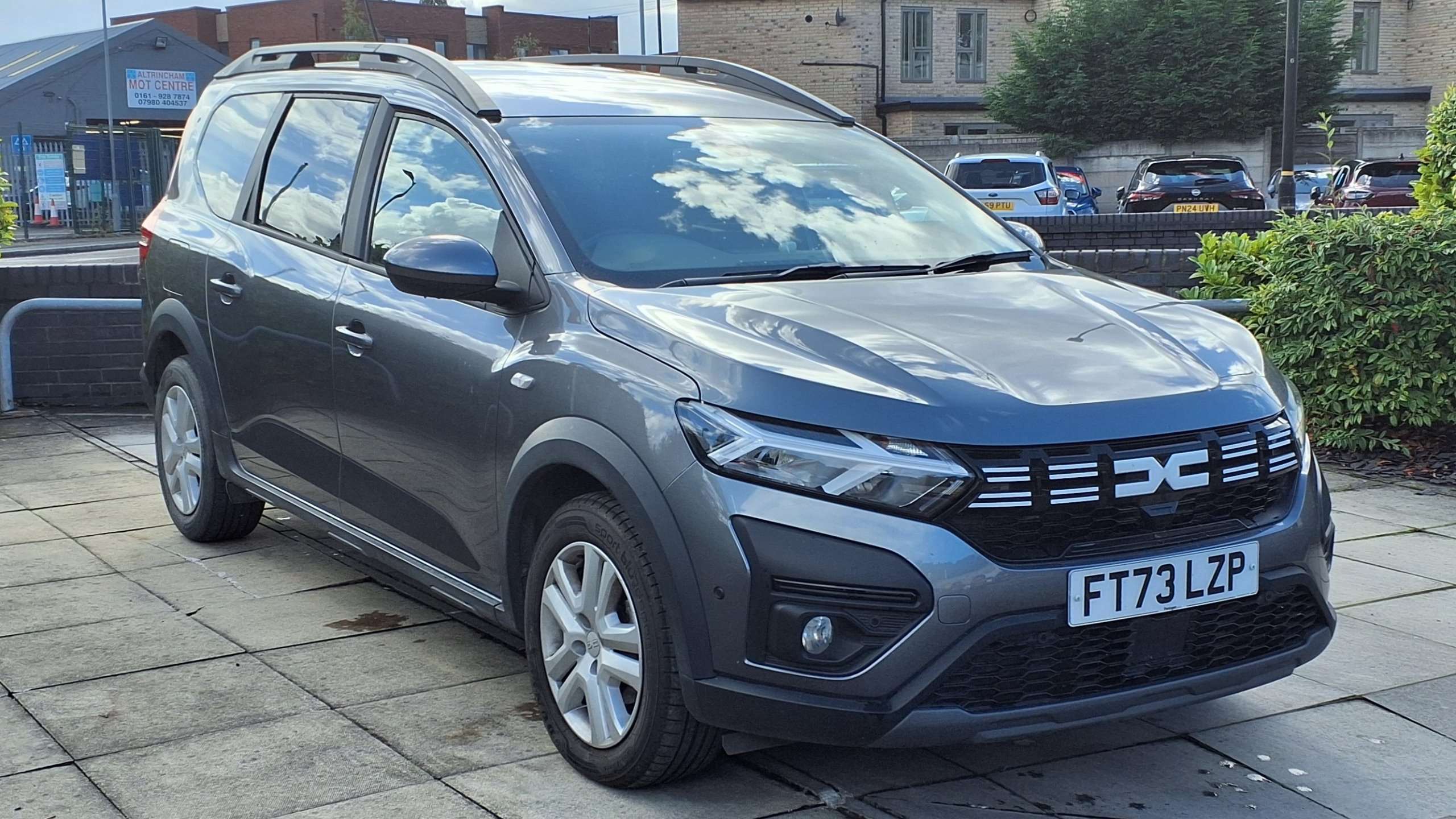 Main listing image - Dacia Jogger