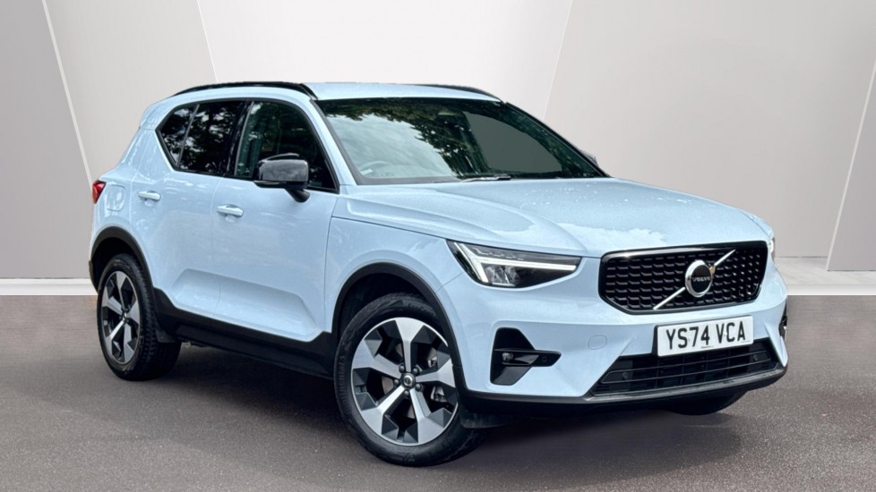 Main listing image - Volvo XC40