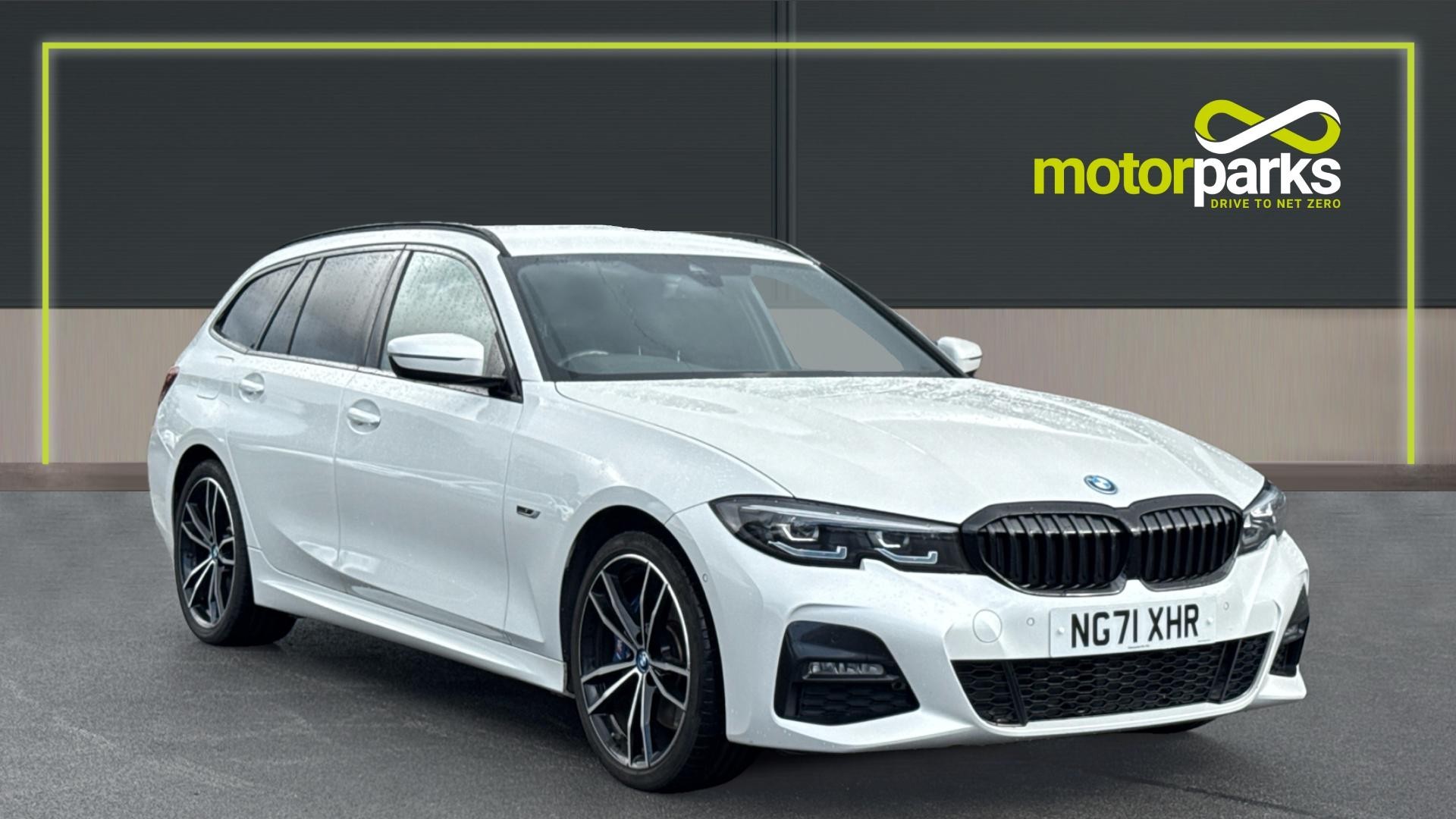 Main listing image - BMW 3 Series Touring