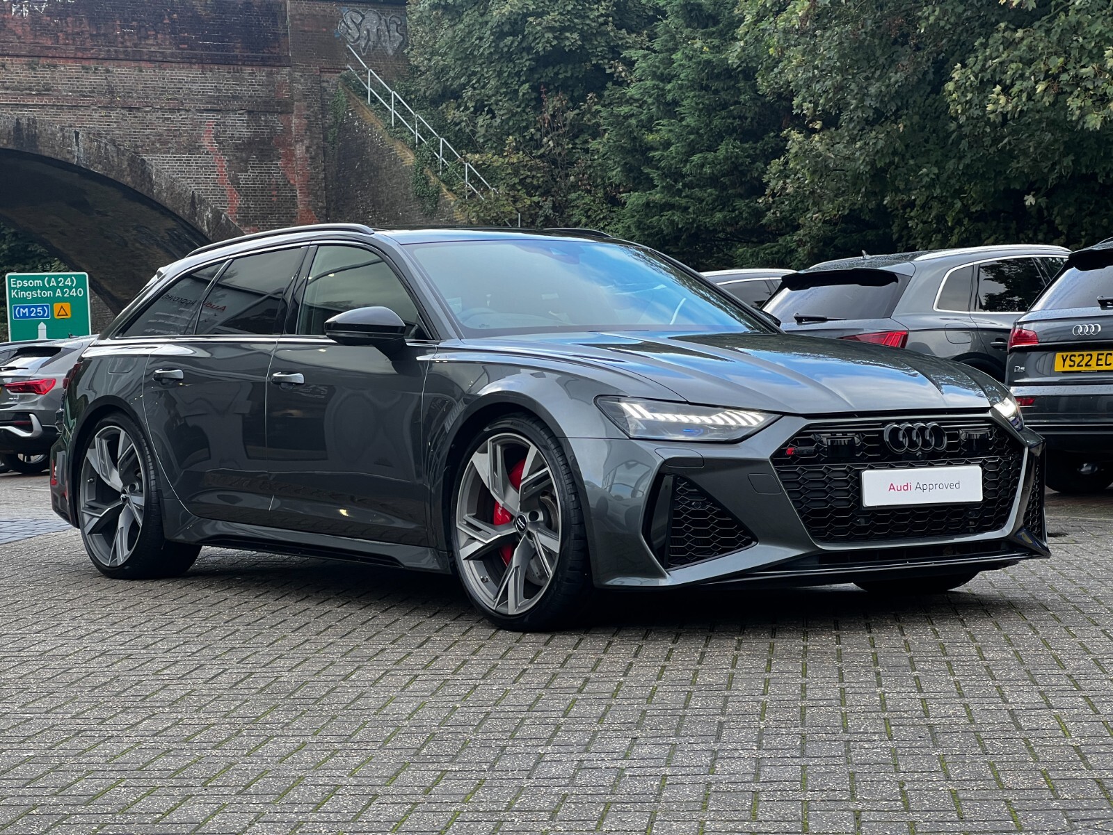 Main listing image - Audi RS6