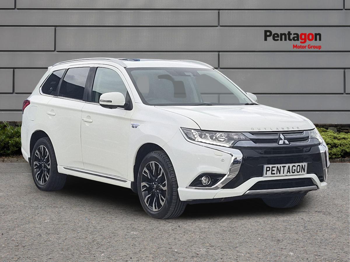 Main listing image - Mitsubishi Outlander