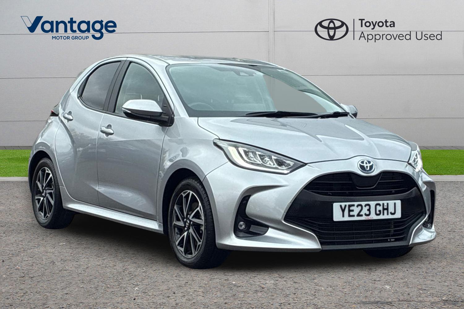 Main listing image - Toyota Yaris