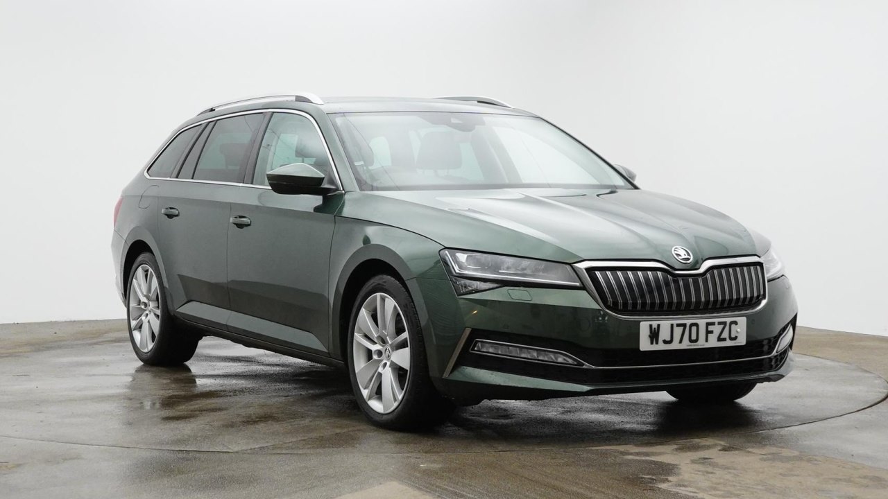 Main listing image - Skoda Superb Estate