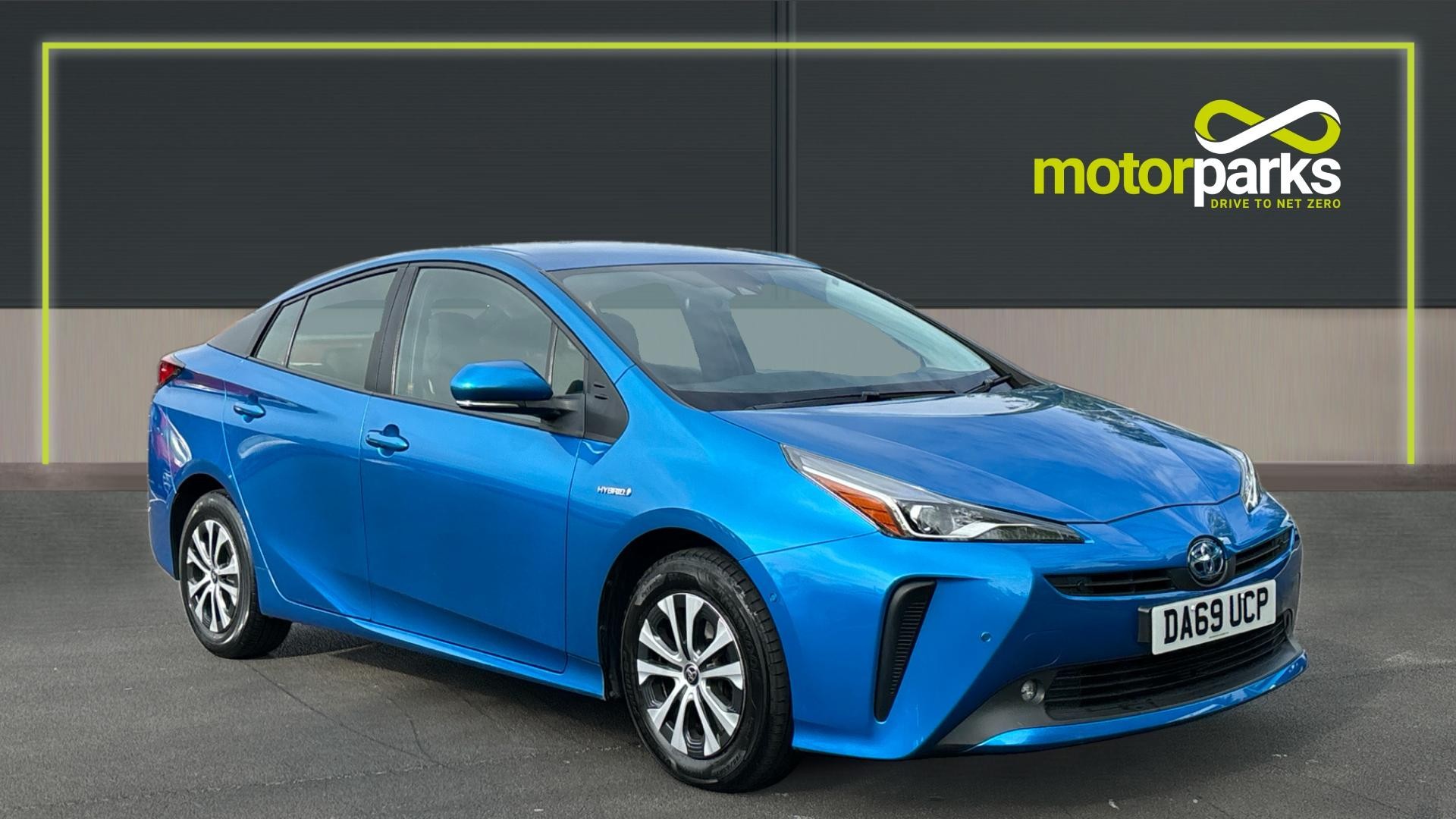 Main listing image - Toyota Prius