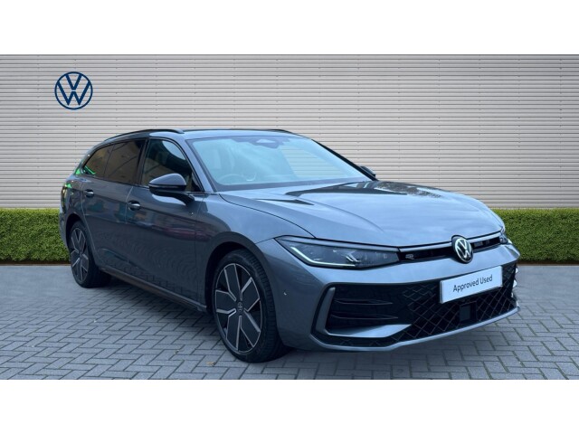 Main listing image - Volkswagen Passat