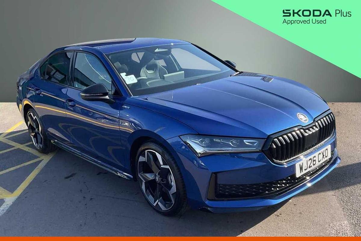 Main listing image - Skoda Superb