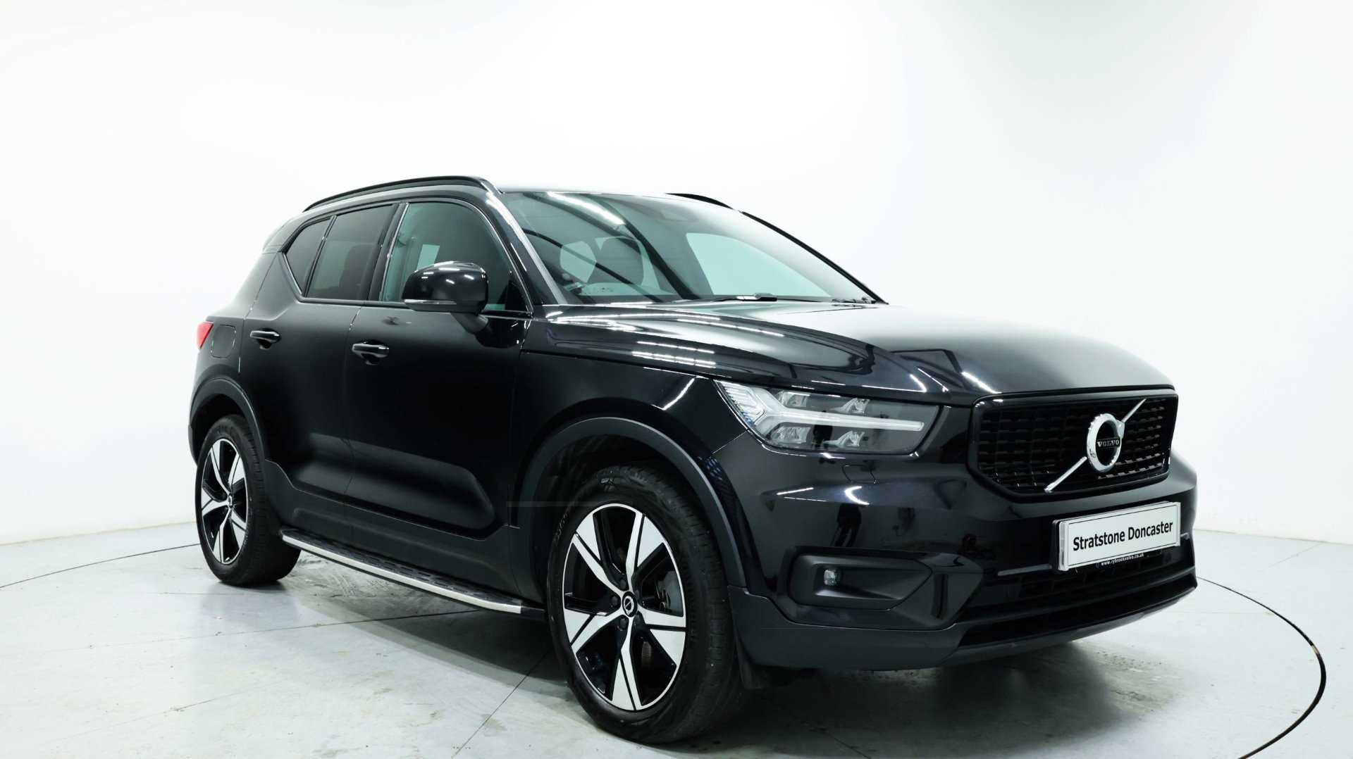 Main listing image - Volvo XC40 Recharge