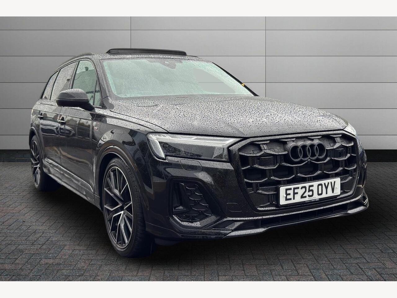 Main listing image - Audi Q7