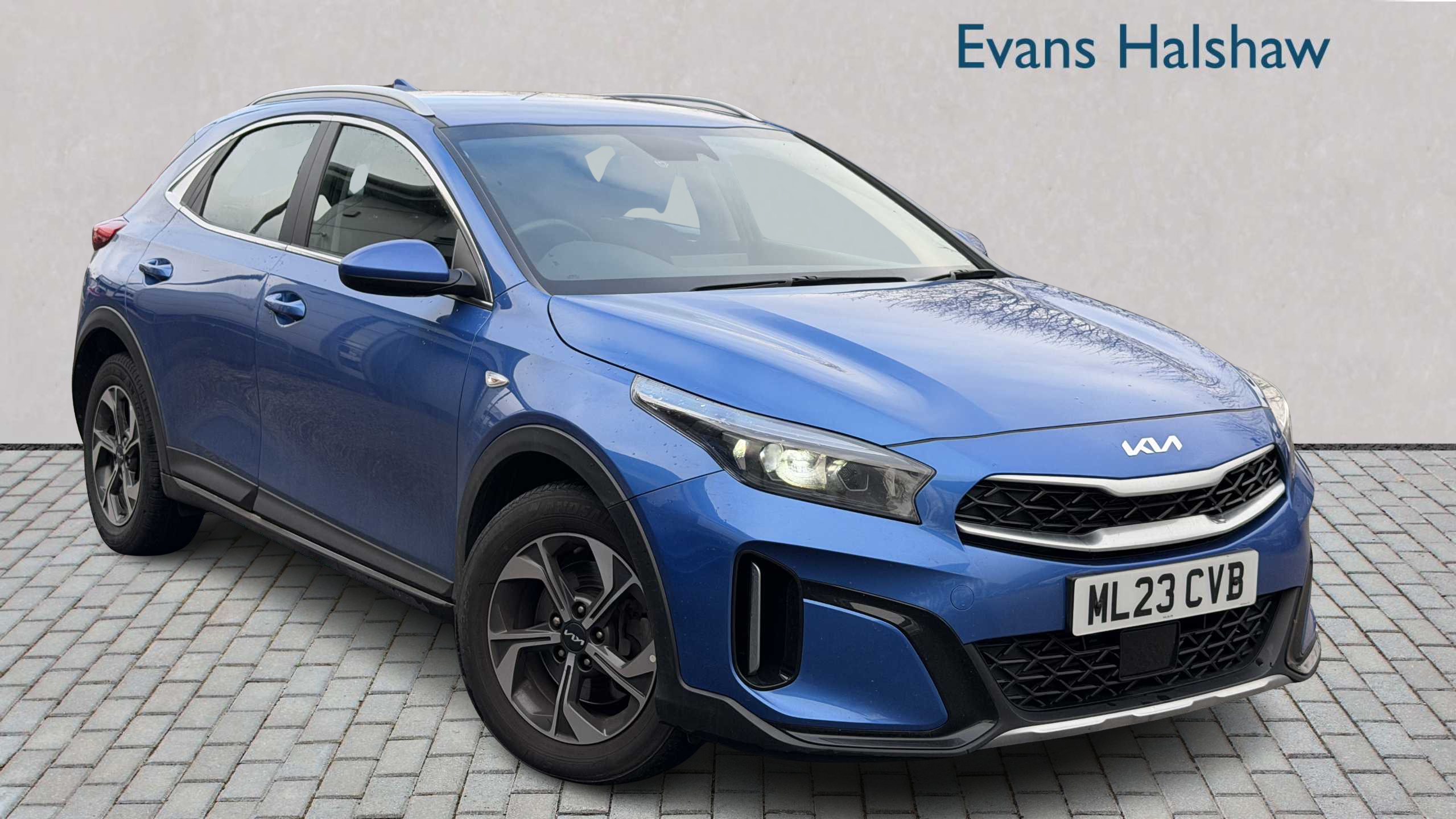 Main listing image - Kia XCeed