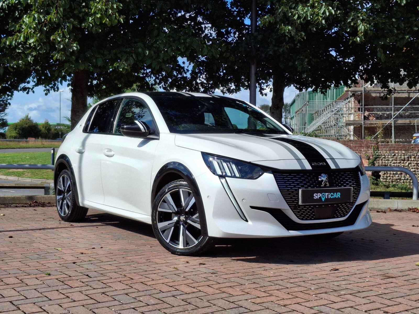 Main listing image - Peugeot 208