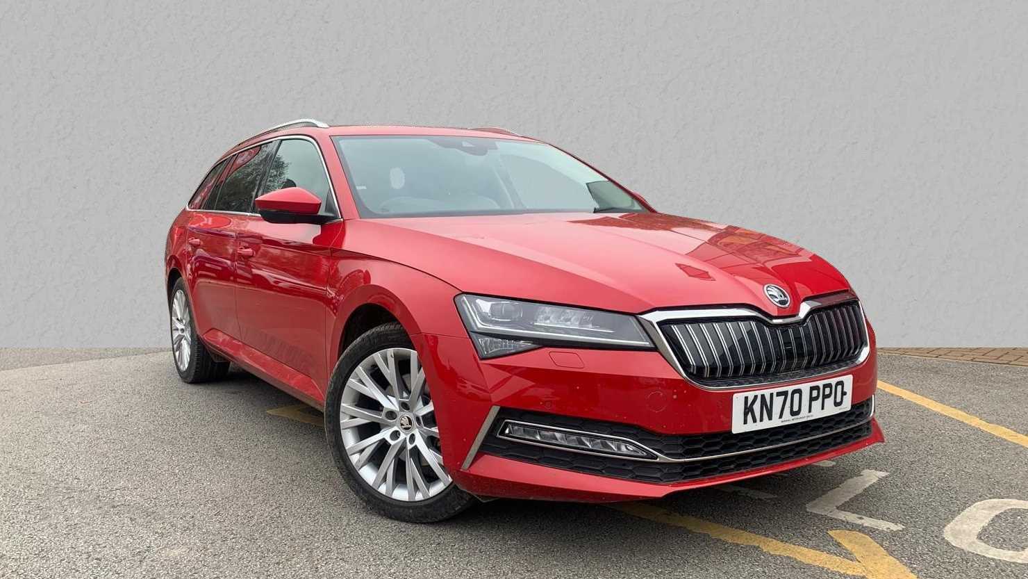 Main listing image - Skoda Superb Estate