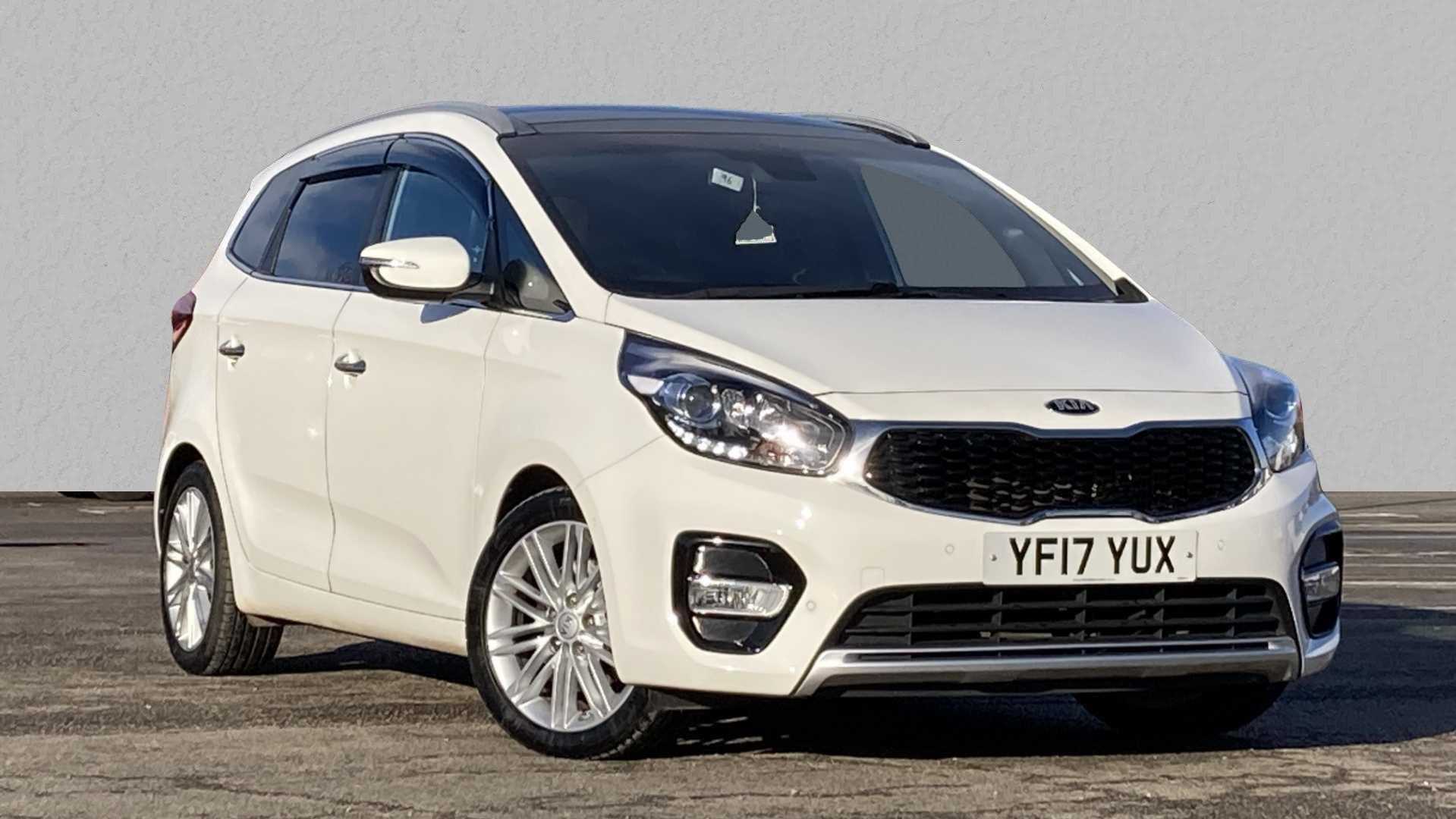 Main listing image - Kia Carens