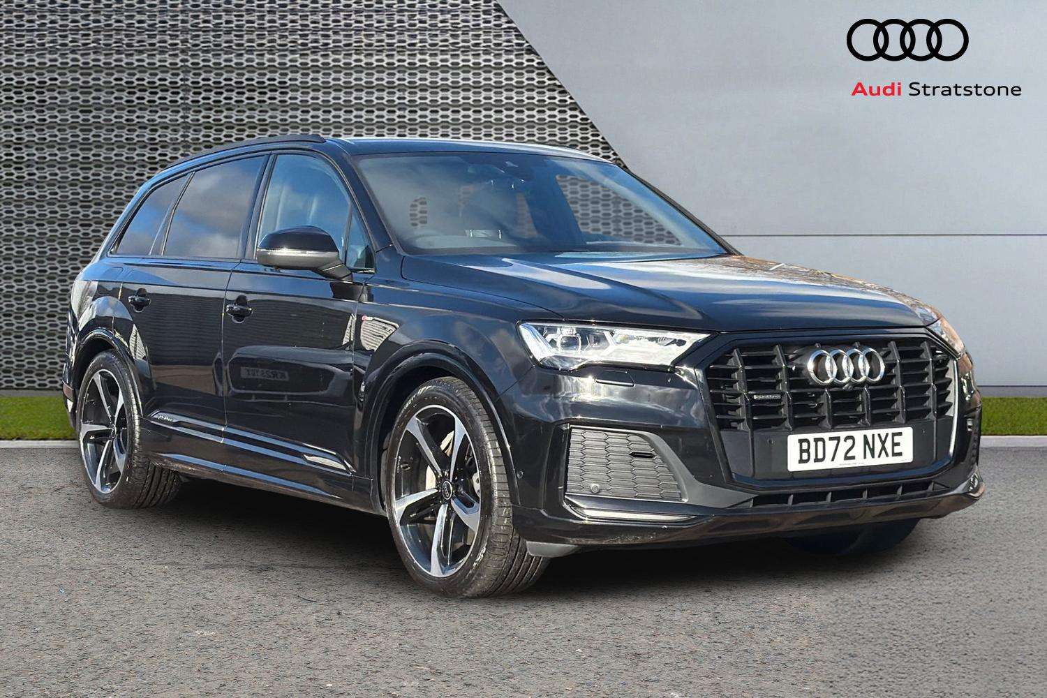Main listing image - Audi Q7