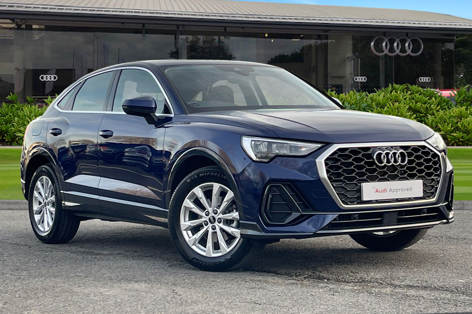 Main listing image - Audi Q3