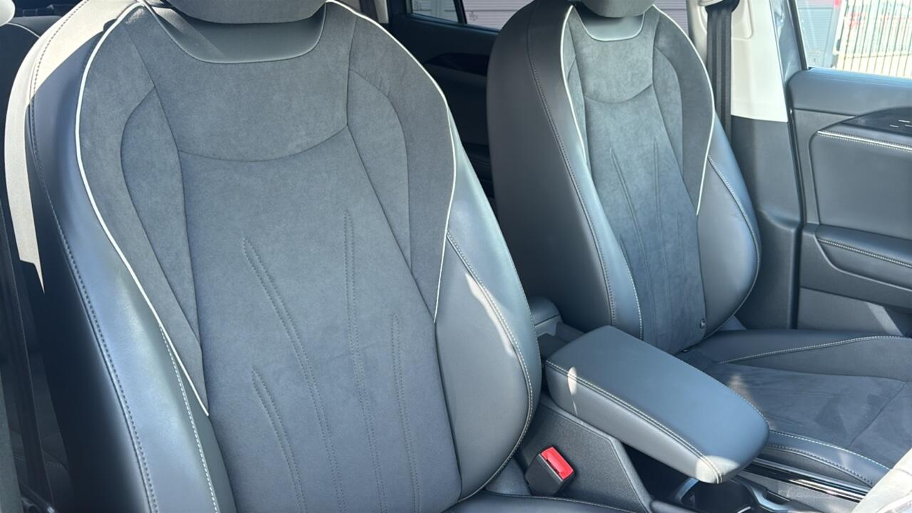 Main listing image - Volkswagen Tayron