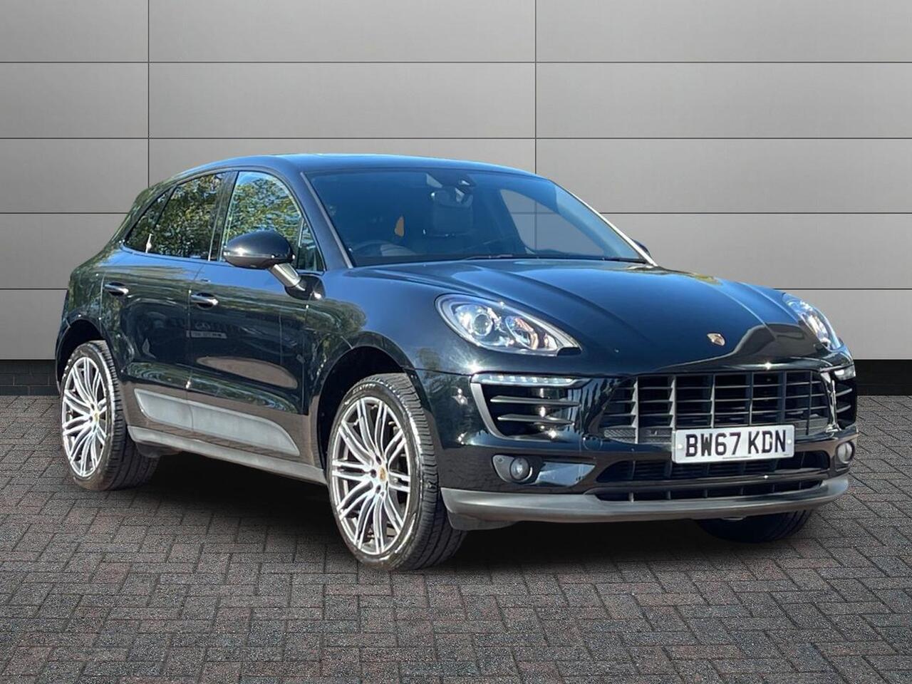 Main listing image - Porsche Macan