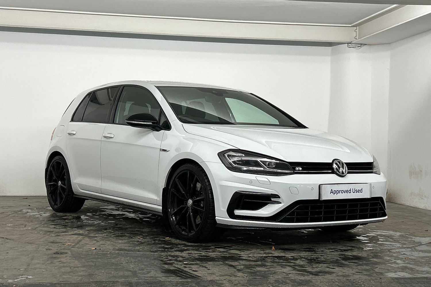 Main listing image - Volkswagen Golf R