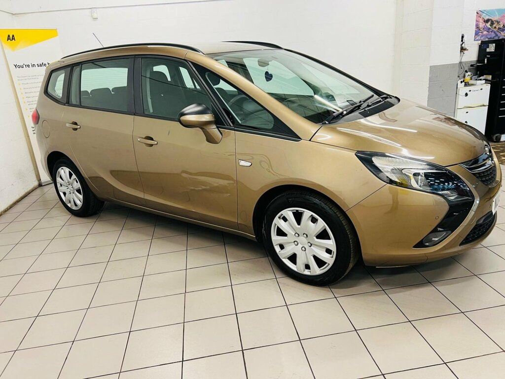 Main listing image - Vauxhall Zafira