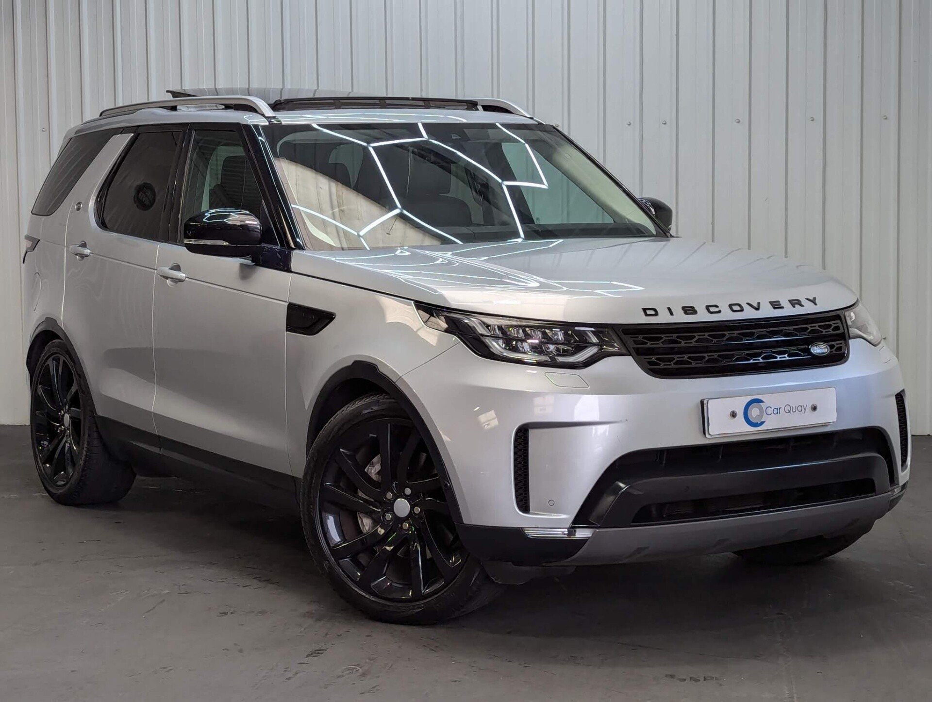 Main listing image - Land Rover Discovery