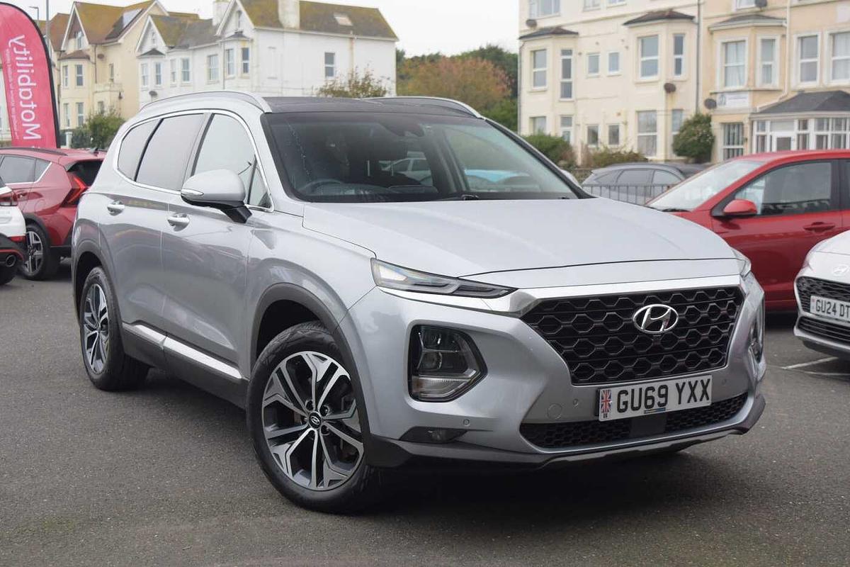 Main listing image - Hyundai Santa Fe