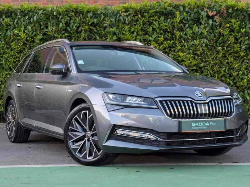 Main listing image - Skoda Superb Estate