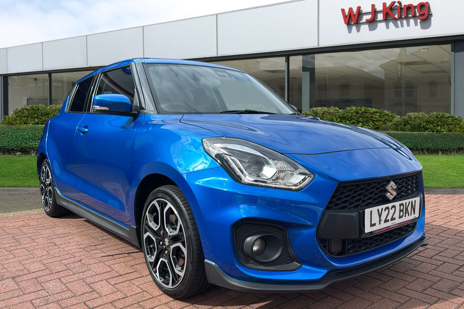 Main listing image - Suzuki Swift