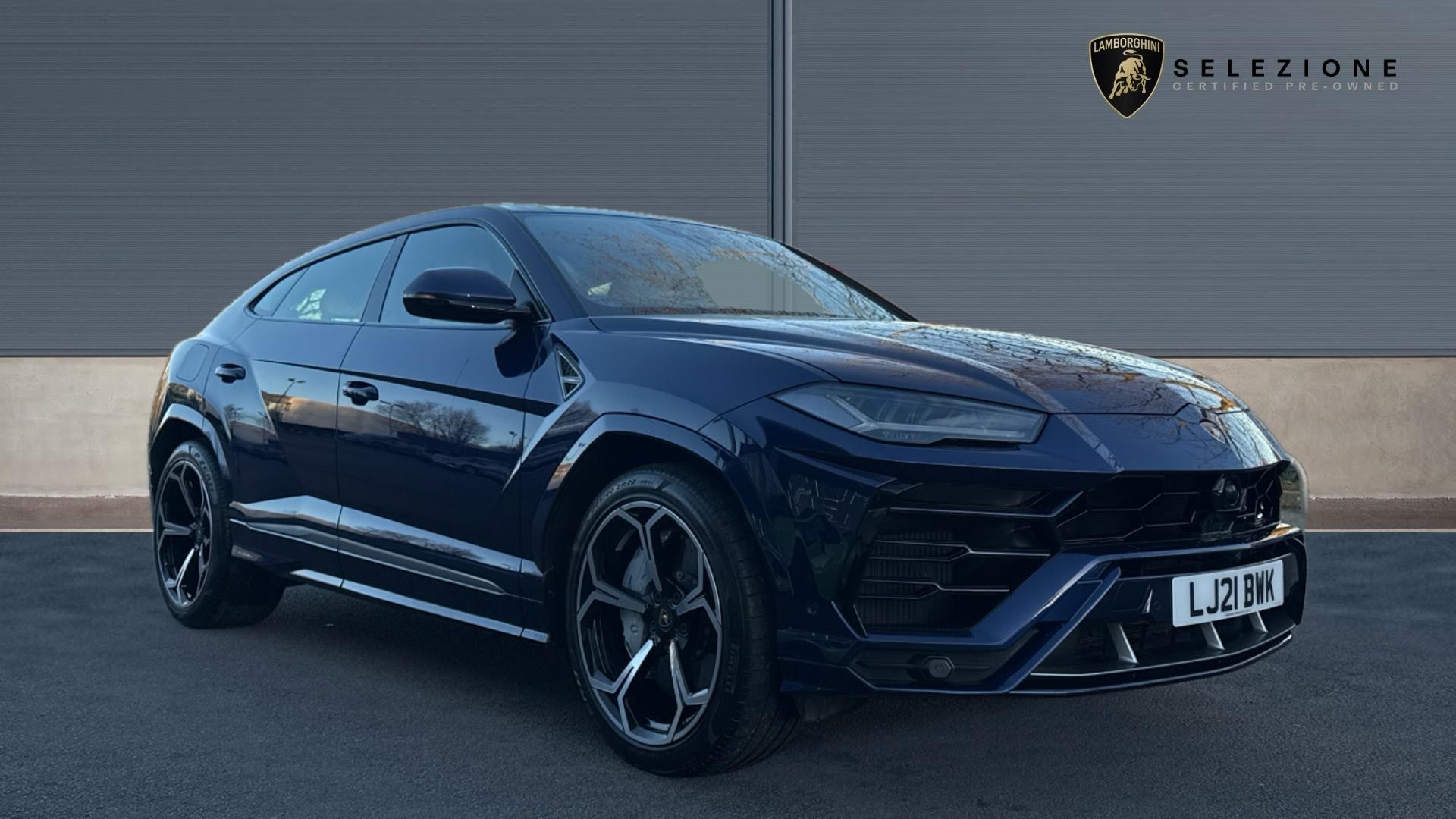 Main listing image - Lamborghini Urus