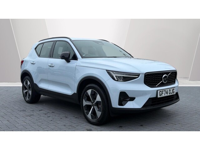 Main listing image - Volvo XC40