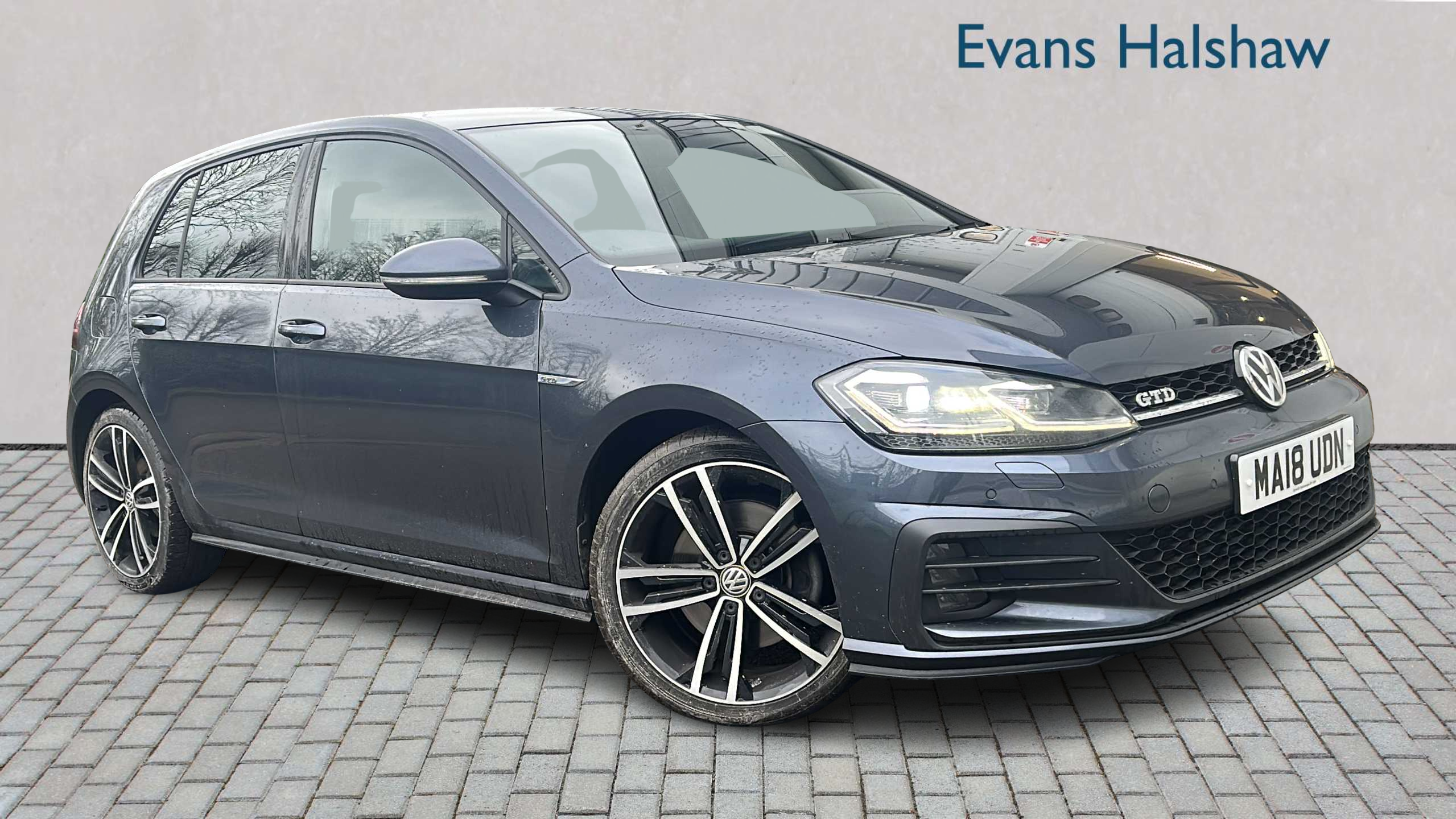 Main listing image - Volkswagen Golf