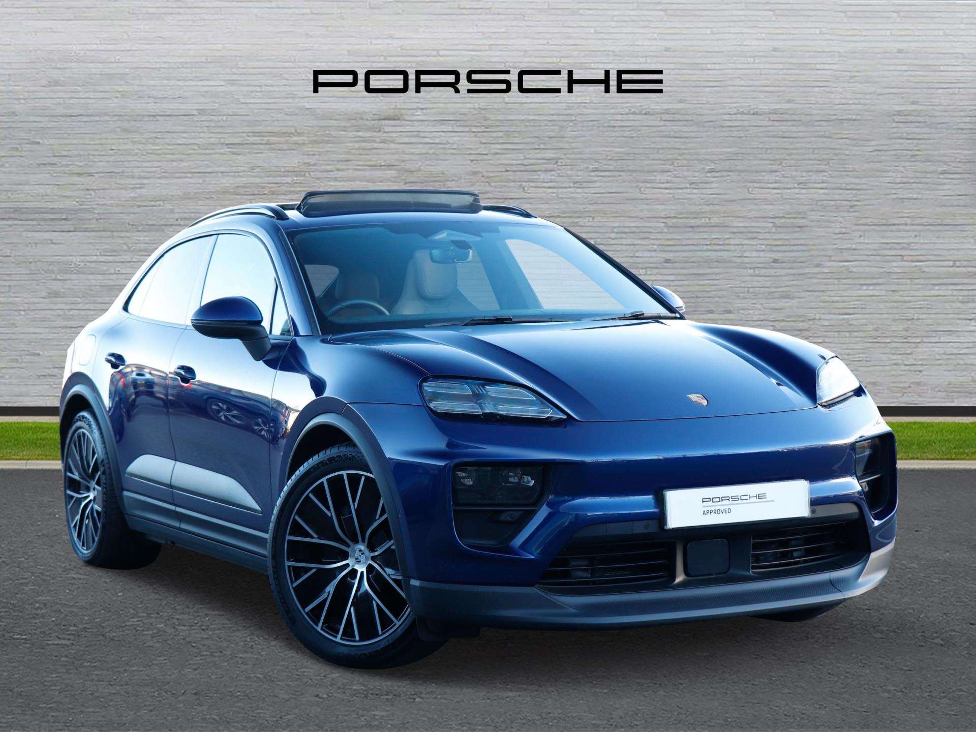 Main listing image - Porsche Macan