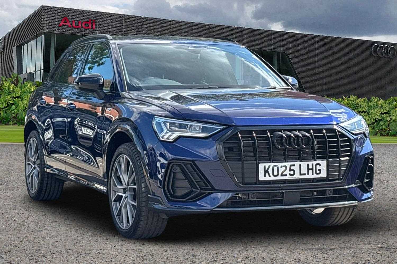 Main listing image - Audi Q3