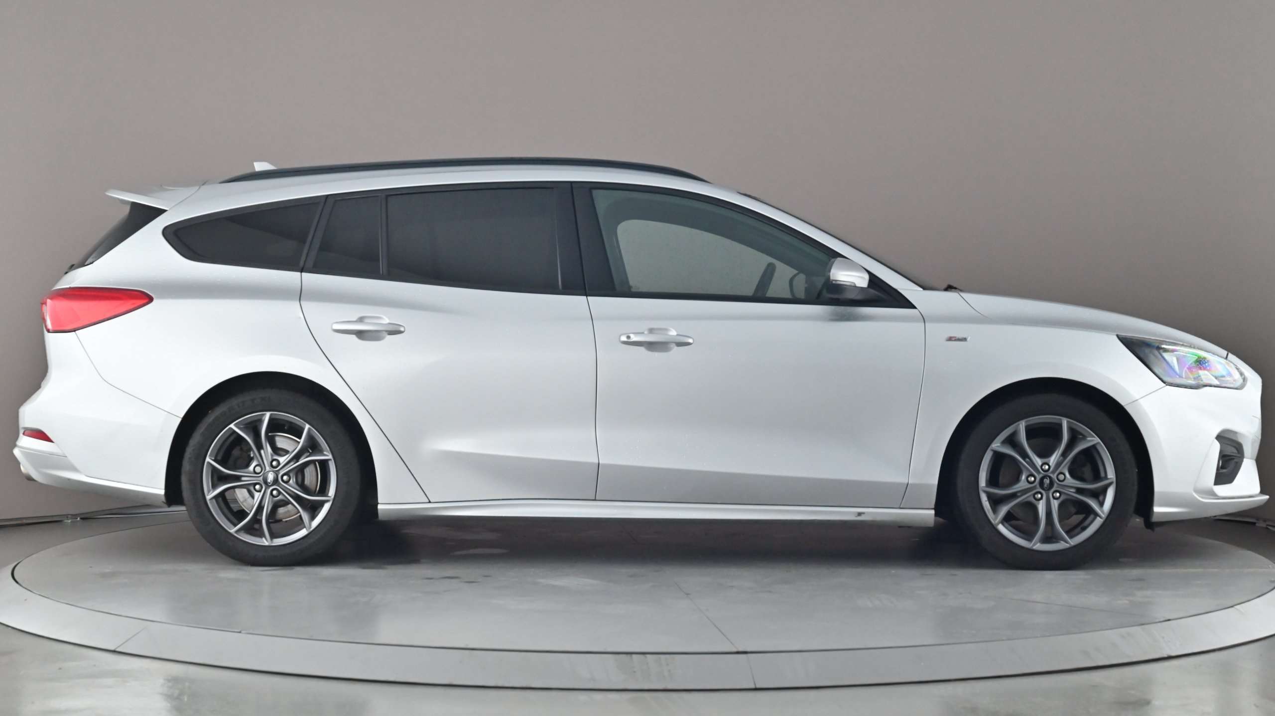 Main listing image - Ford Focus Estate