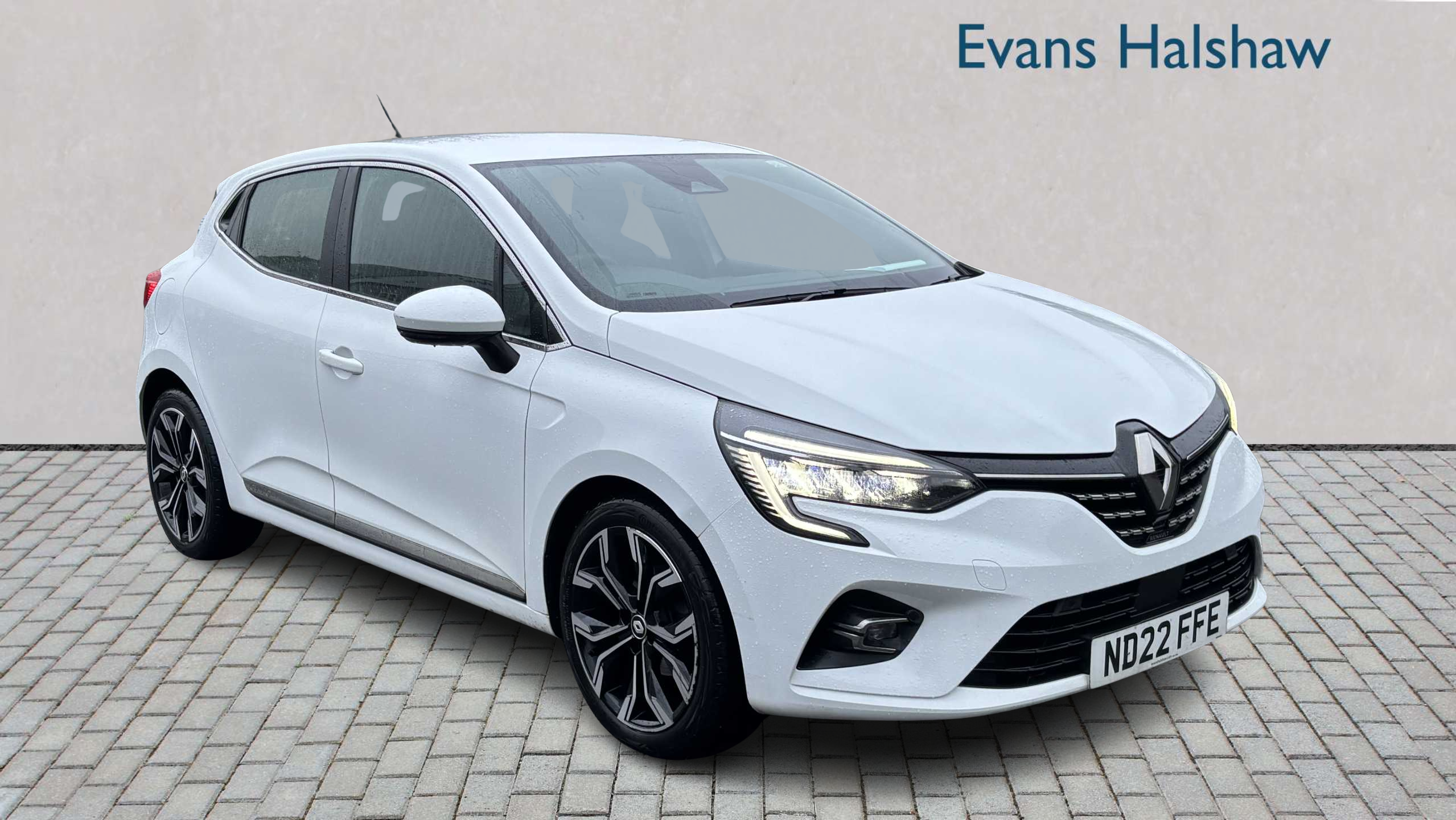 Main listing image - Renault Clio