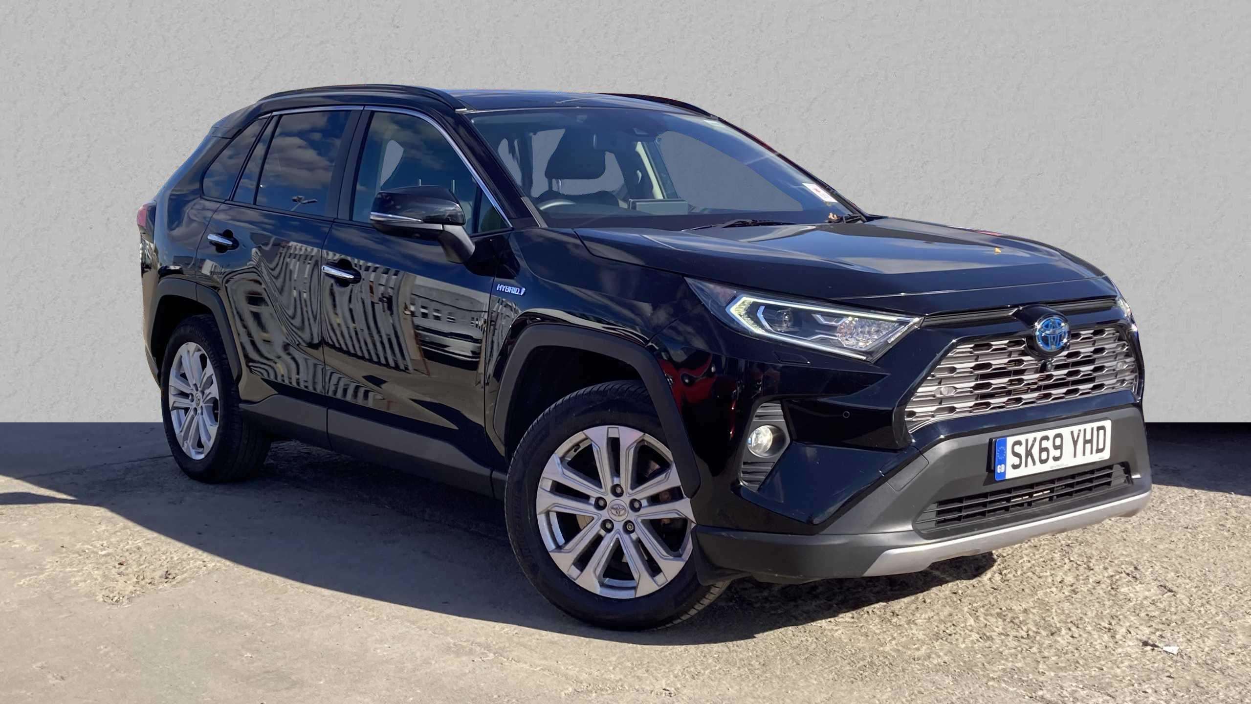 Main listing image - Toyota RAV4