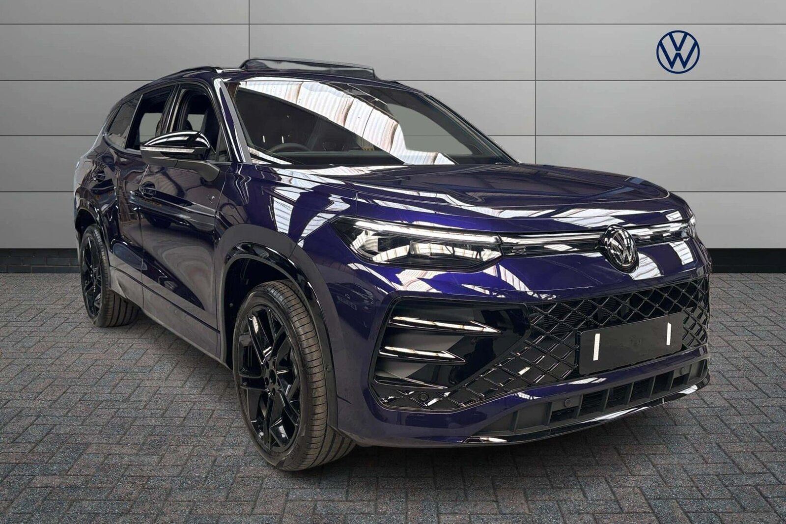 Main listing image - Volkswagen Tayron