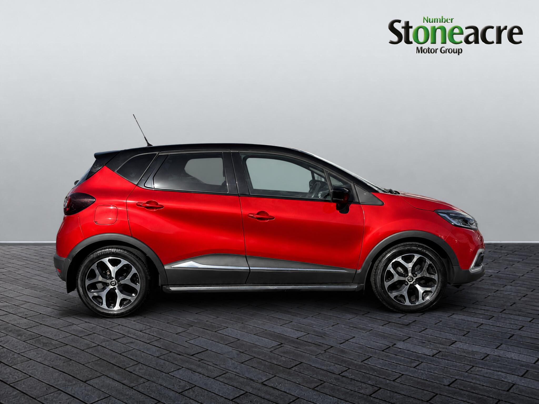 Main listing image - Renault Captur